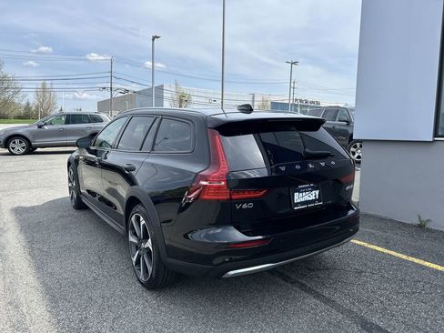 Certified 2025 Volvo V60 B5 Cross Country Plus AWD/4WD image 6