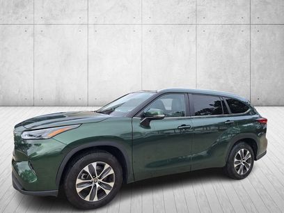 Used 2023 Toyota Highlander XLE