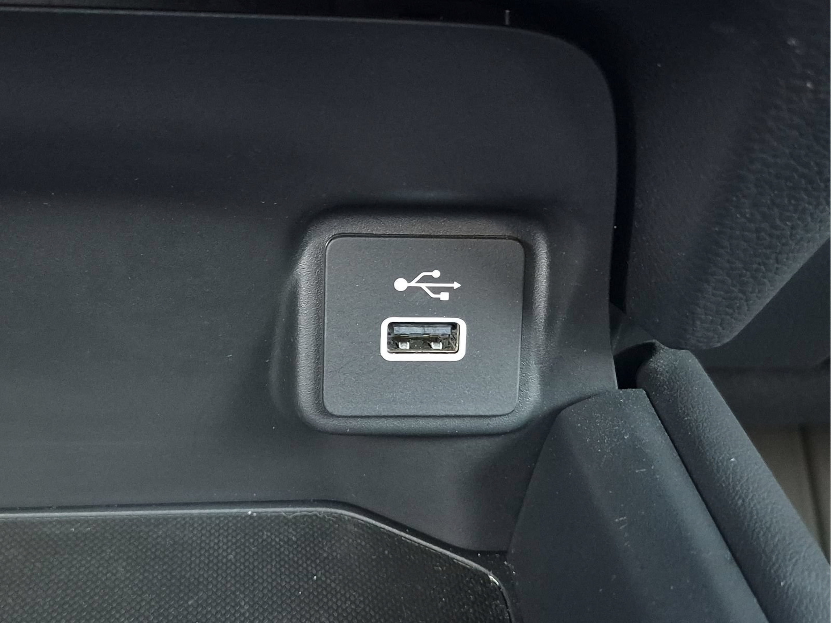 Certified 2025 Honda HR-V Sport image 25