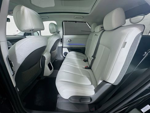 Used 2024 Hyundai Ioniq 5 Limited image 30