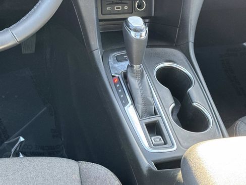 Used 2019 Chevrolet Equinox LT w/ Sun & Navigation Package image 5