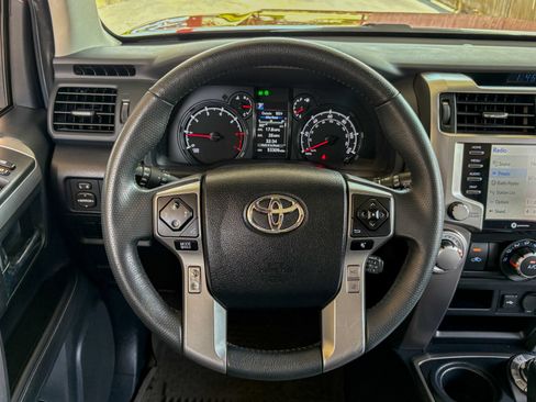Used 2022 Toyota 4Runner SR5 Premium w/ Moonroof Package AWD/4WD image 30