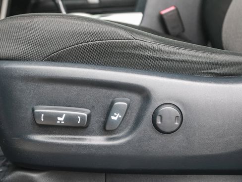 Used 2020 Toyota 4Runner SR5 image 23