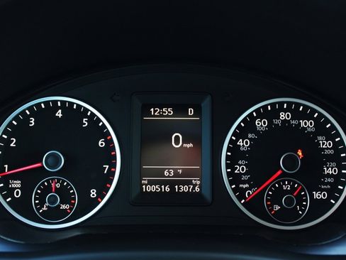 Used 2017 Volkswagen Tiguan S image 13