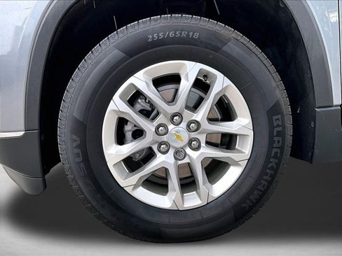 Used 2021 Chevrolet Traverse LT FWD image 10