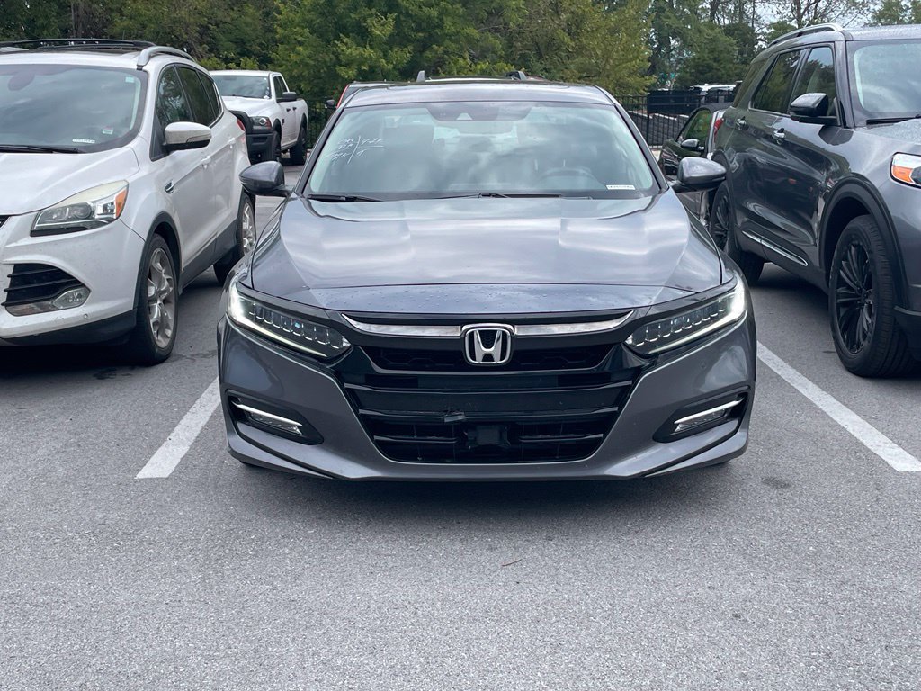 Used 2018 Honda Accord Touring image 2