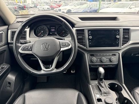 Used 2021 Volkswagen Atlas SE w/ Panoramic Sunroof Package AWD/4WD image 13