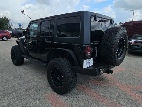 Used 2015 Jeep Wrangler Unlimited Sahara AWD/4WD image 5