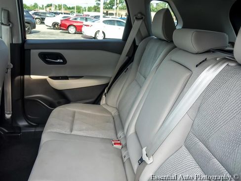 Used 2024 Nissan Rogue SV FWD image 12
