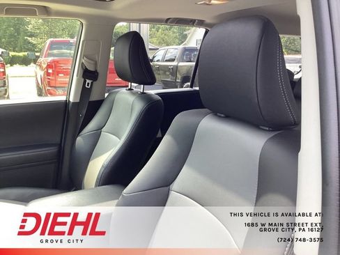 Used 2022 Toyota 4Runner SR5 Premium w/ Moonroof Package AWD/4WD image 20