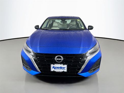 Used 2025 Nissan Altima 2.5 SV image 9