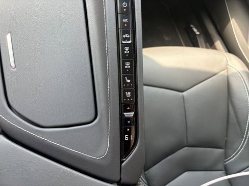 Used 2023 Chevrolet Corvette Stingray Preferred Cpe w/ Stealth Interior Trim Package RWD image 29