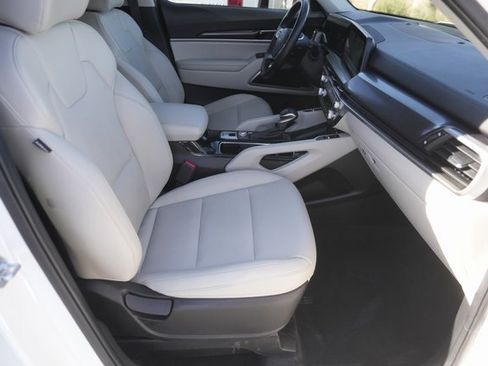 Used 2023 Kia Telluride S image 18