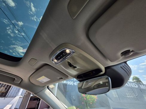 Used 2019 Volvo XC60 T6 Momentum w/ Multimedia Package image 18