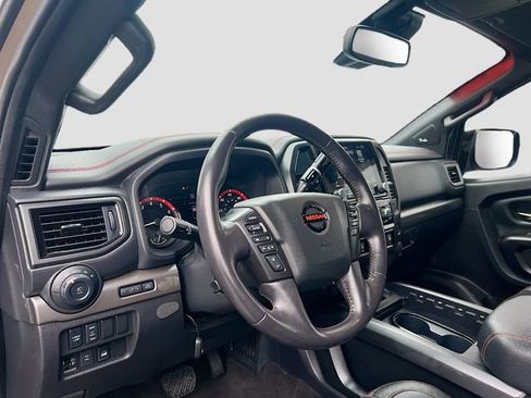 Used 2020 Nissan Titan PRO-4X w/ Pro-4x Convenience Package image 9