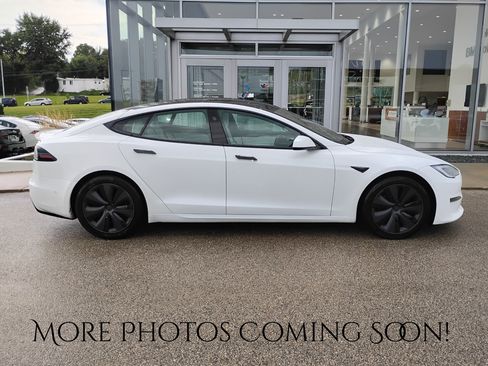Used 2022 Tesla Model S Plaid AWD/4WD image 2