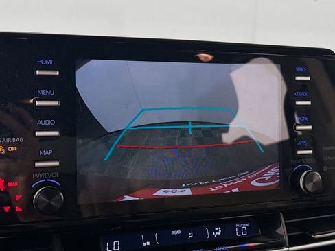 Certified 2024 Toyota Sienna XLE FWD image 17
