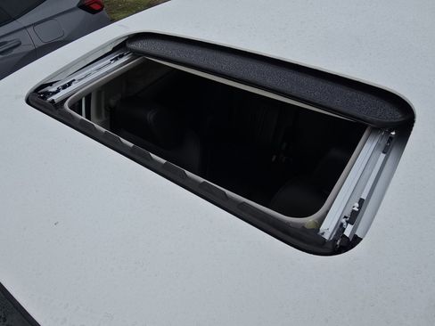 New 2026 Honda HR-V EX-L image 3