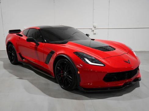 Used 2015 Chevrolet Corvette Z06 image 7