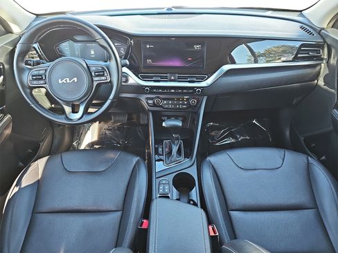 Used 2022 Kia Niro EX Premium image 9