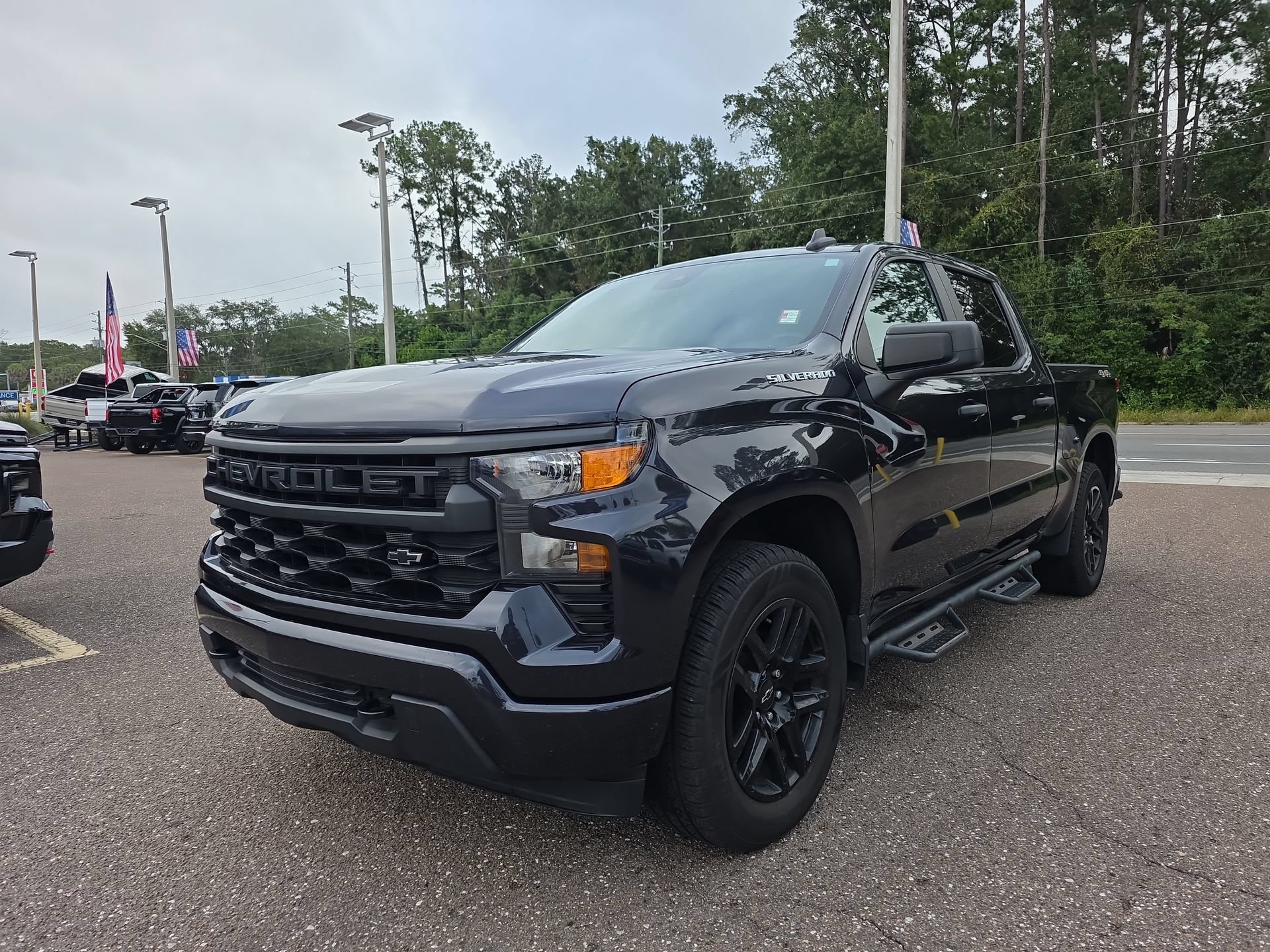 Used 2022 Chevrolet Silverado 1500 Custom AWD/4WD image 3