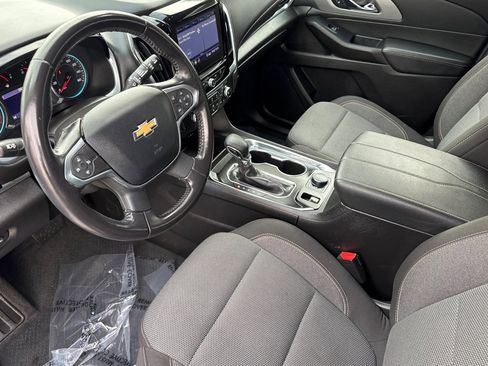 Used 2021 Chevrolet Traverse LT image 4
