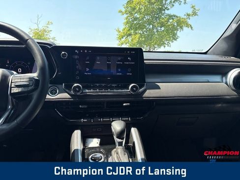 Used 2023 Chevrolet Colorado LT w/ LT Convenience Package III AWD/4WD image 3