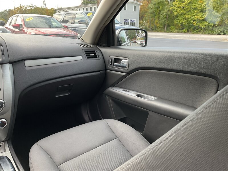 Used 2012 Ford Fusion SE FWD image 13