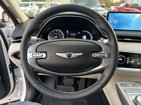 Used 2025 Genesis GV70 2.5T w/ Select Package image 30