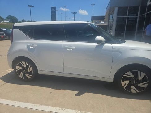 Used 2023 Kia Soul GT-Line FWD image 3