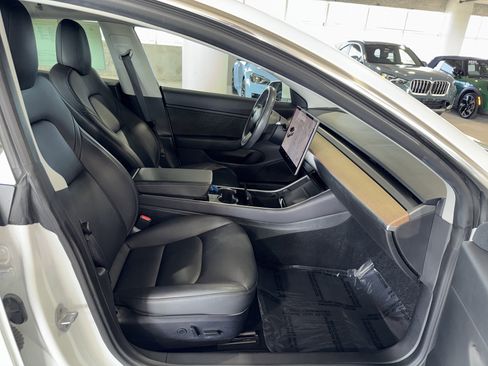 Used 2019 Tesla Model 3 Standard Range Plus image 10