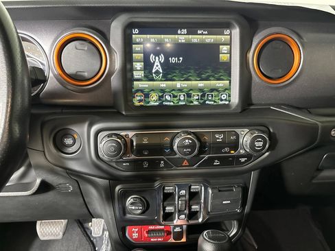 Used 2023 Jeep Gladiator Mojave w/ Trailer Tow Package AWD/4WD image 13