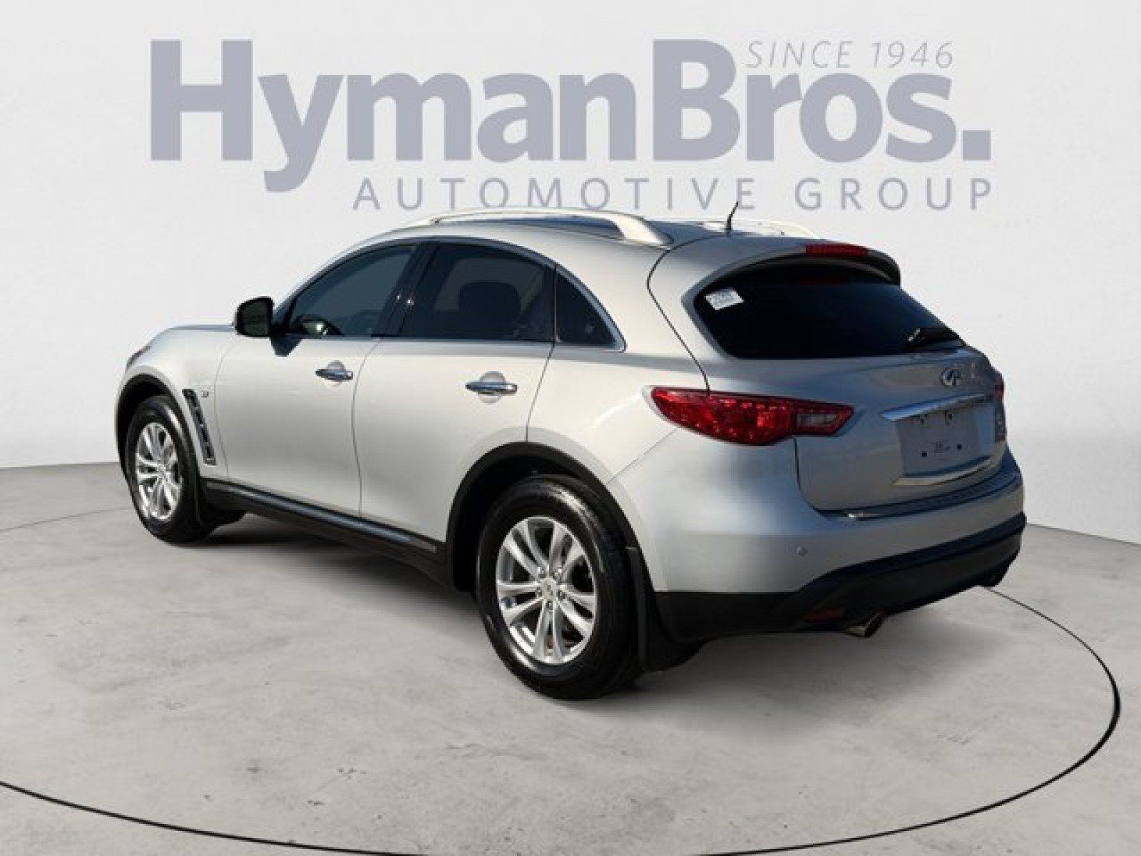 Used 2017 INFINITI QX70 AWD w/ Premium Package image 5