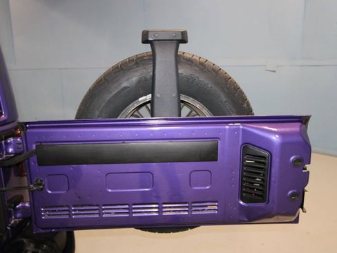 Used 2017 Jeep Wrangler Unlimited Sahara image 33