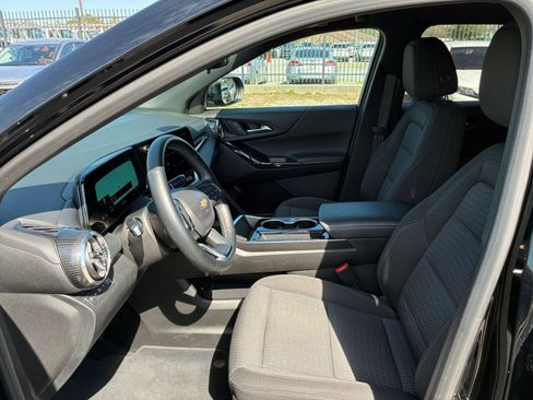 Used 2025 Chevrolet Equinox LT AWD/4WD image 22