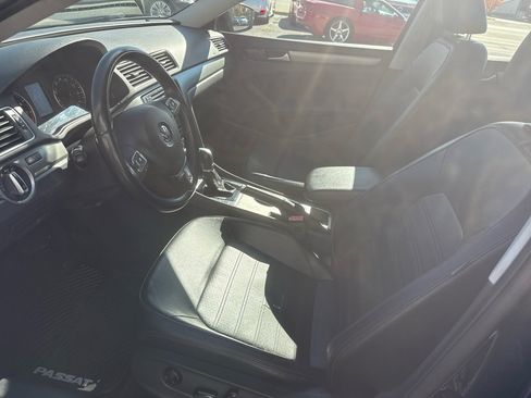 Used 2015 Volkswagen Passat 1.8T SE image 16