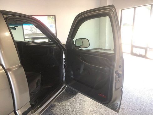 Used 2000 GMC Sierra 1500 SL w/ Convenience Group AWD/4WD image 15