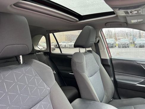 Used 2022 Toyota RAV4 XLE image 26