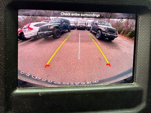 Used 2023 Jeep Wrangler Unlimited w/ Cold Weather Group image 13