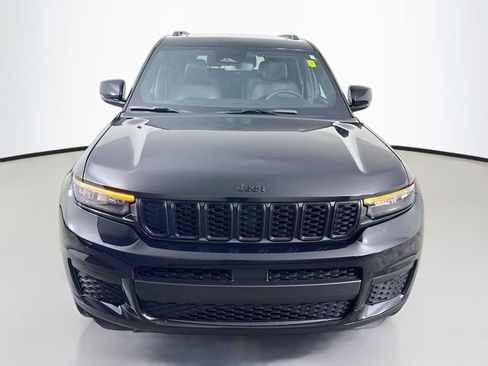 Used 2024 Jeep Grand Cherokee L Altitude AWD/4WD image 2