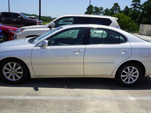 Used 2002 Lexus ES 330 w/ Premium Pkg FWD image 4