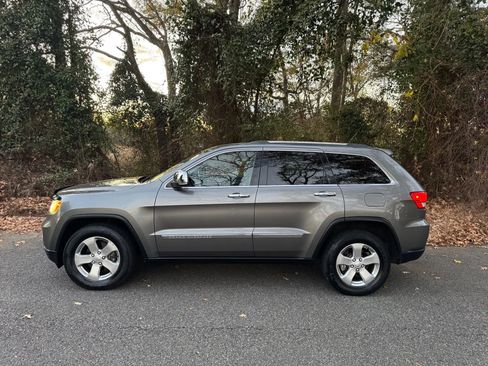 Used 2012 Jeep Grand Cherokee Limited image 12