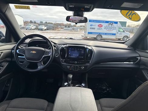 Used 2022 Chevrolet Traverse LT image 14