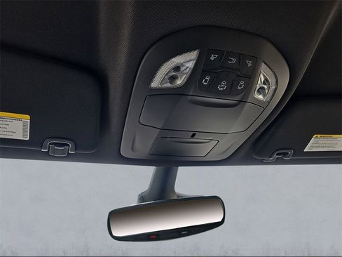 New 2025 Chrysler Voyager LX image 29