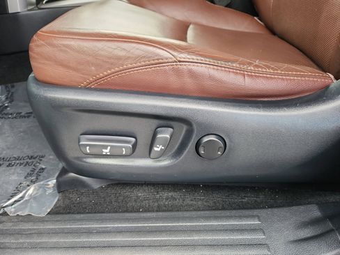 Used 2016 Toyota 4Runner Limited image 14