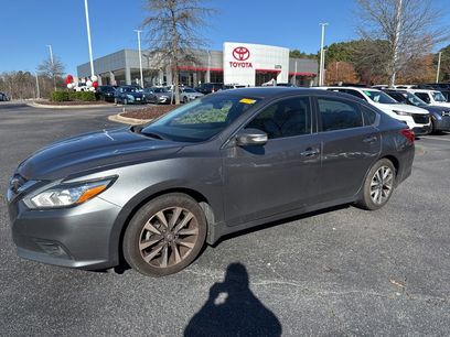Used 2017 Nissan Altima 2.5 SV w/ Convenience Package