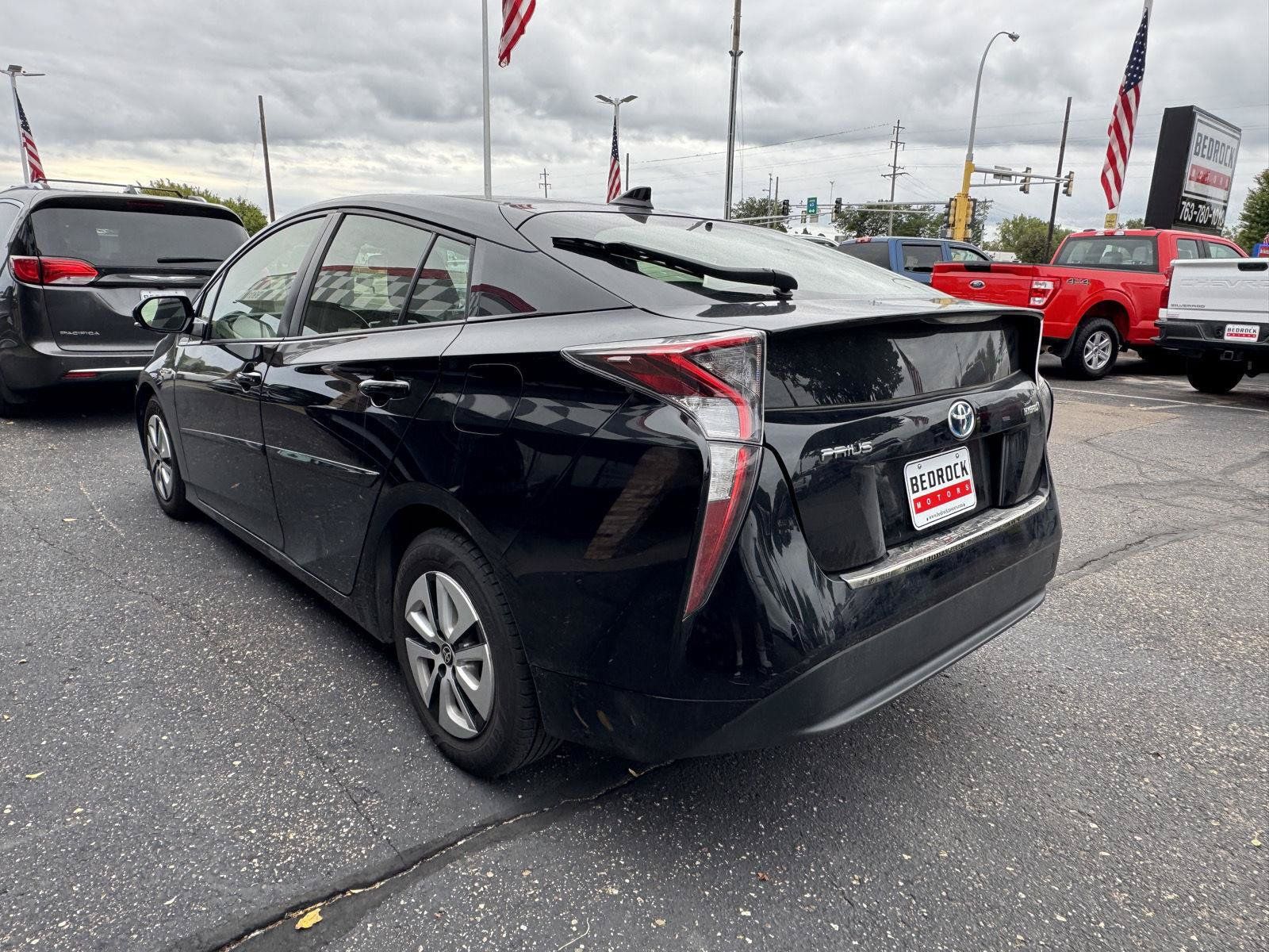 Used 2016 Toyota Prius Three w/ Protection Package FWD image 2