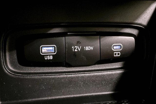 Used 2025 Hyundai Venue SEL FWD image 33