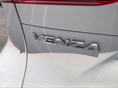 Used 2021 Toyota Venza Limited w/ Carpet Mat Package (TMS) AWD/4WD image 31