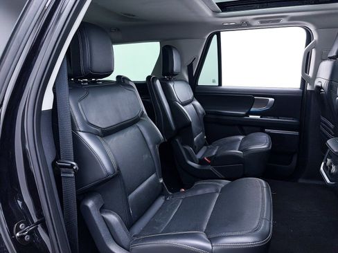 Used 2025 Ford Expedition Max Platinum image 41